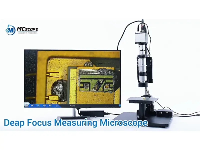 Microscópio de medição por empilhamento de foco MCscope MC-HX100 com monitor exibindo inspeção de PCI